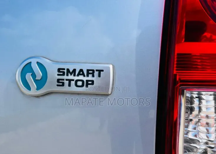 Toyota Porte 2015 Silver