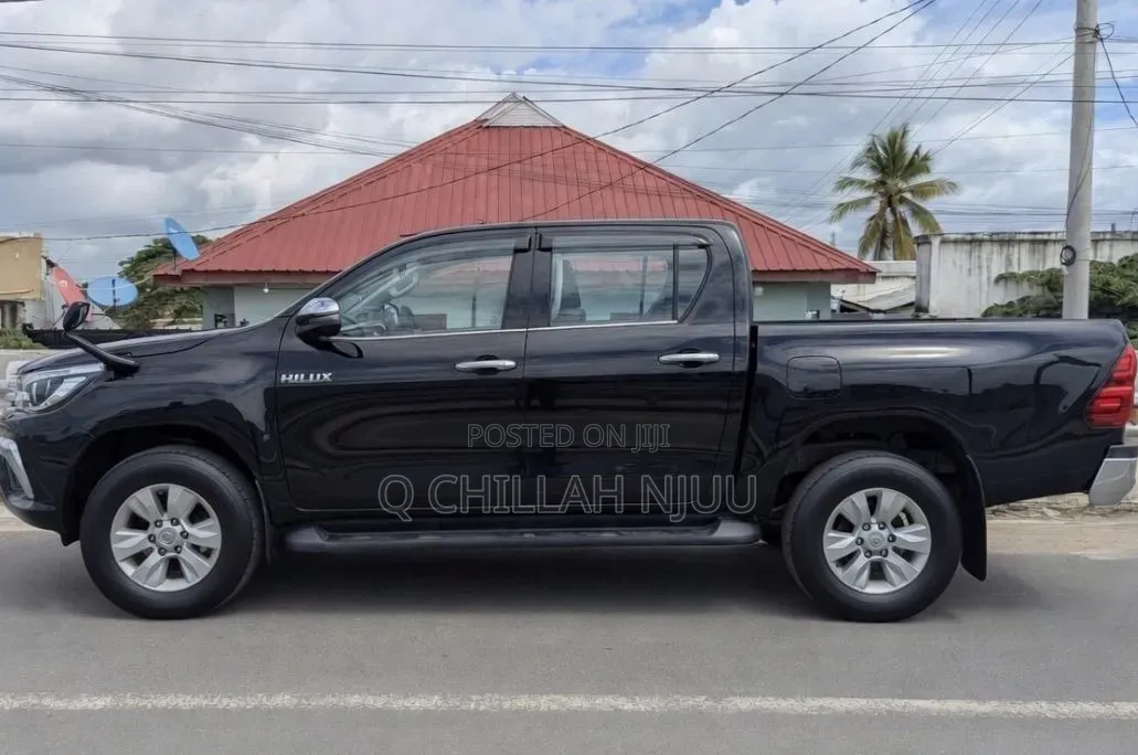 Toyota Hilux 2018 Black