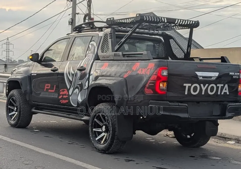 Toyota Hilux 2019 Gray