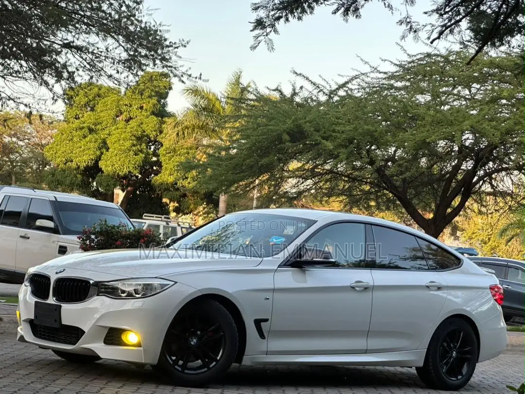 BMW M1 2014 White