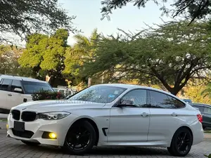 BMW M1 2014 White