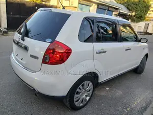 Mazda Verisa 2010 White