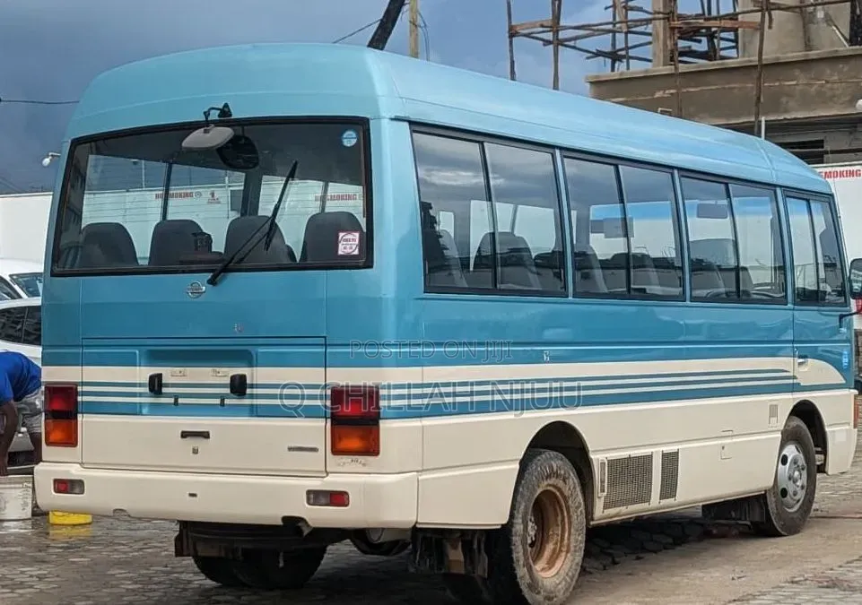 Nissan Civilian 1985