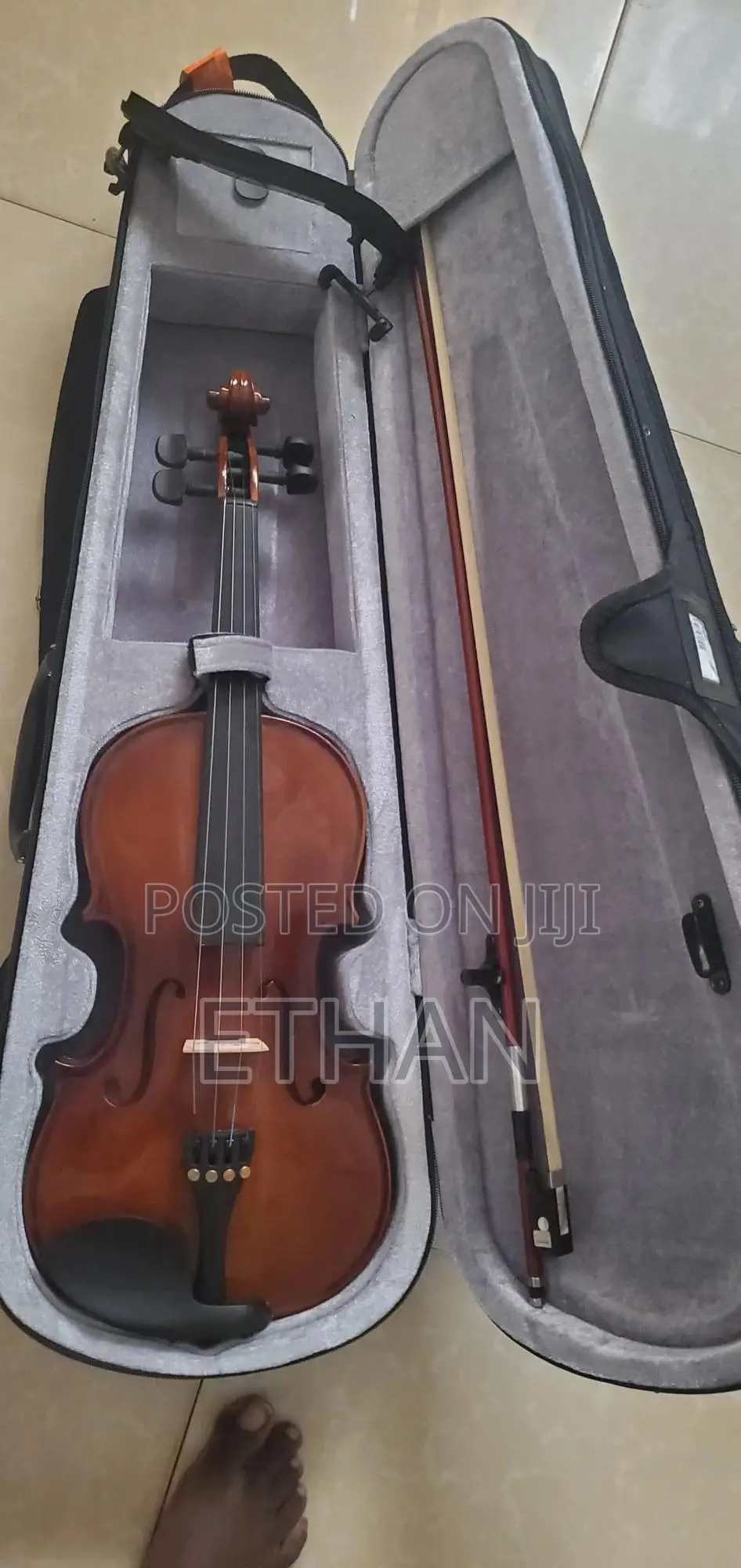 4/4 Synwin Violin Complete Set With Bow, Rosin Shoulder Rest