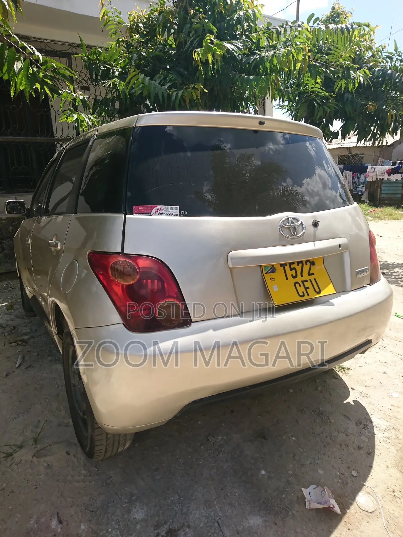 Toyota IST 2002 Gold