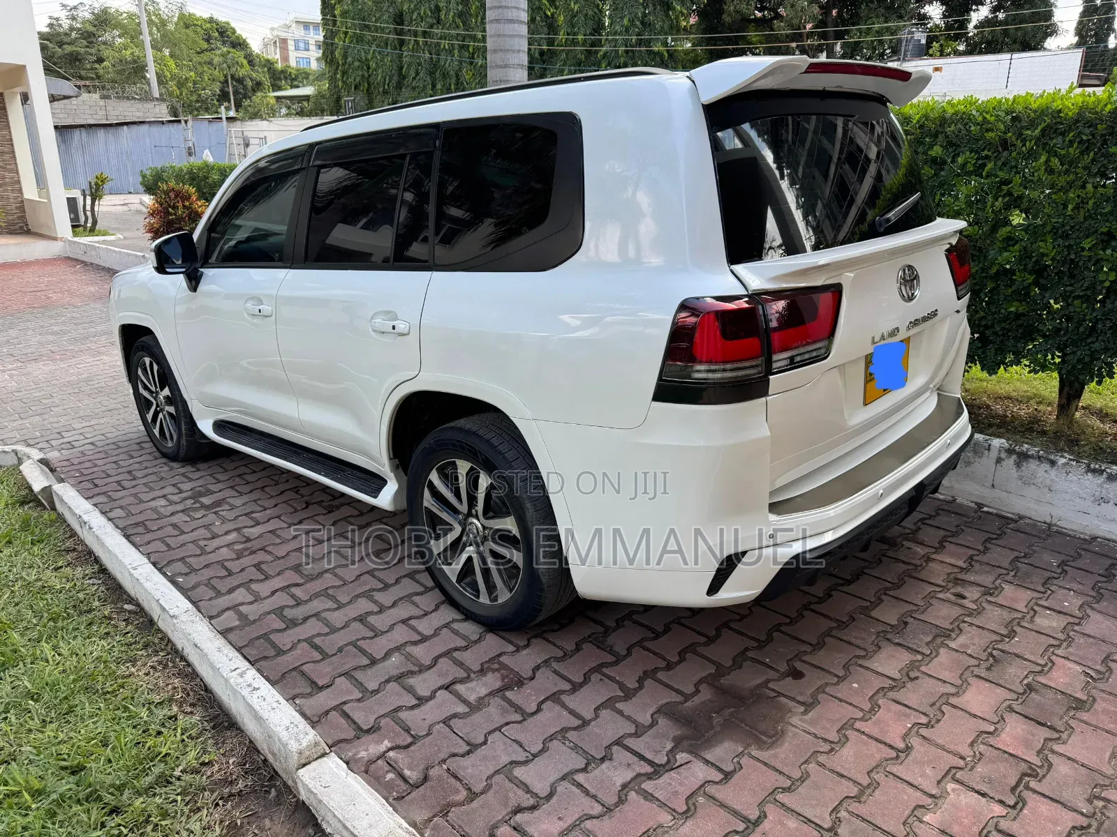 Toyota Land Cruiser 2023 White