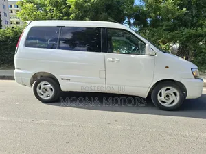 Toyota Noah 2003 White