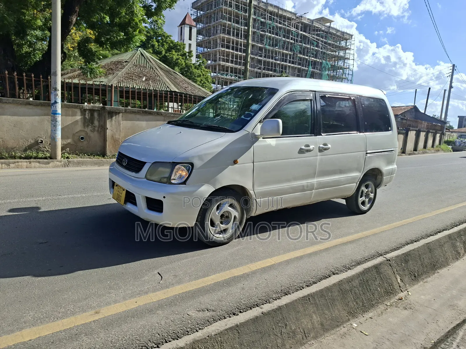 Toyota Noah 2003 White