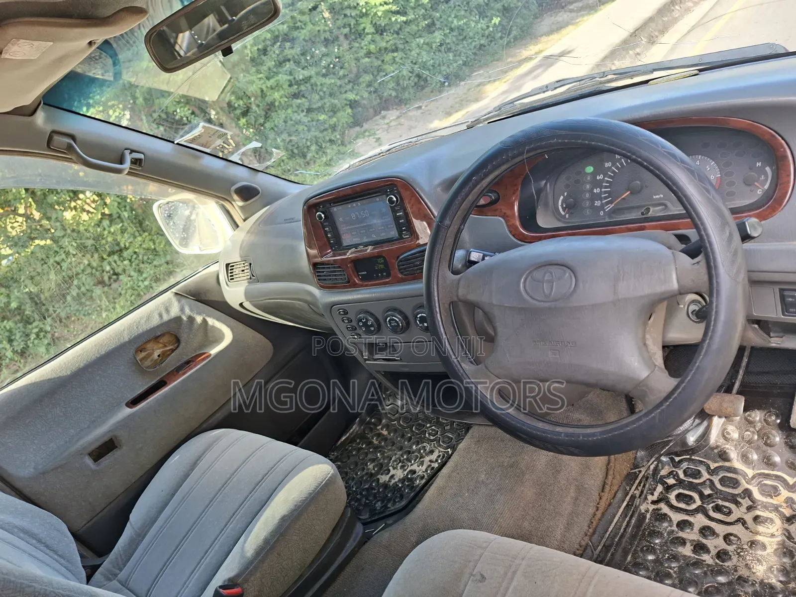 Toyota Noah 2003 White