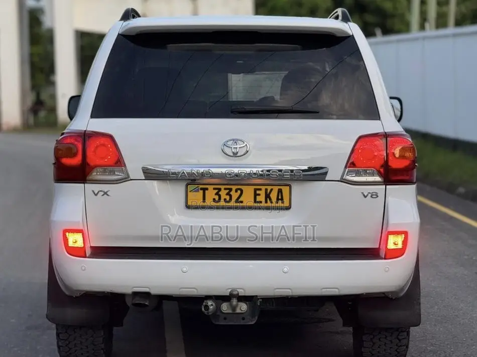 Toyota Land Cruiser 2014 White