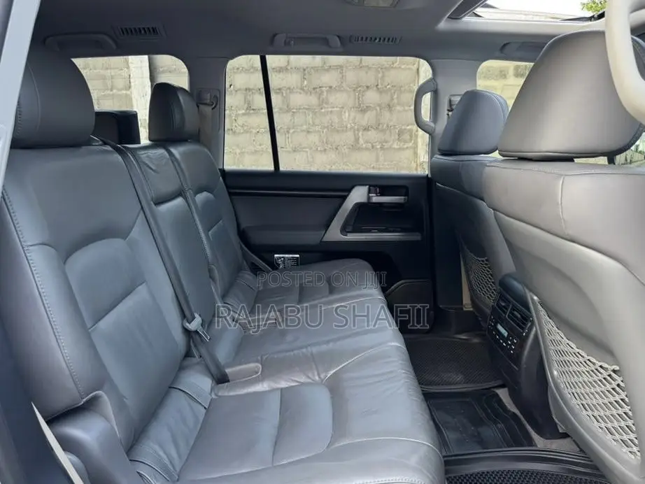 Toyota Land Cruiser 2014 White