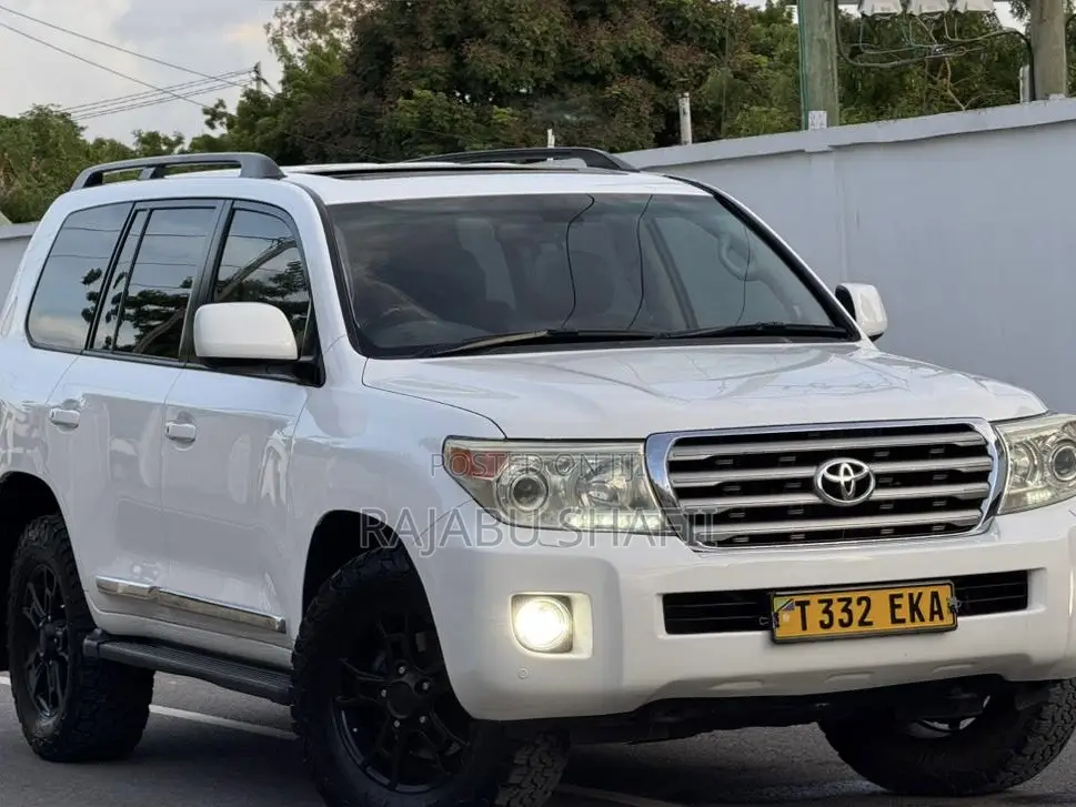 Toyota Land Cruiser 2014 White