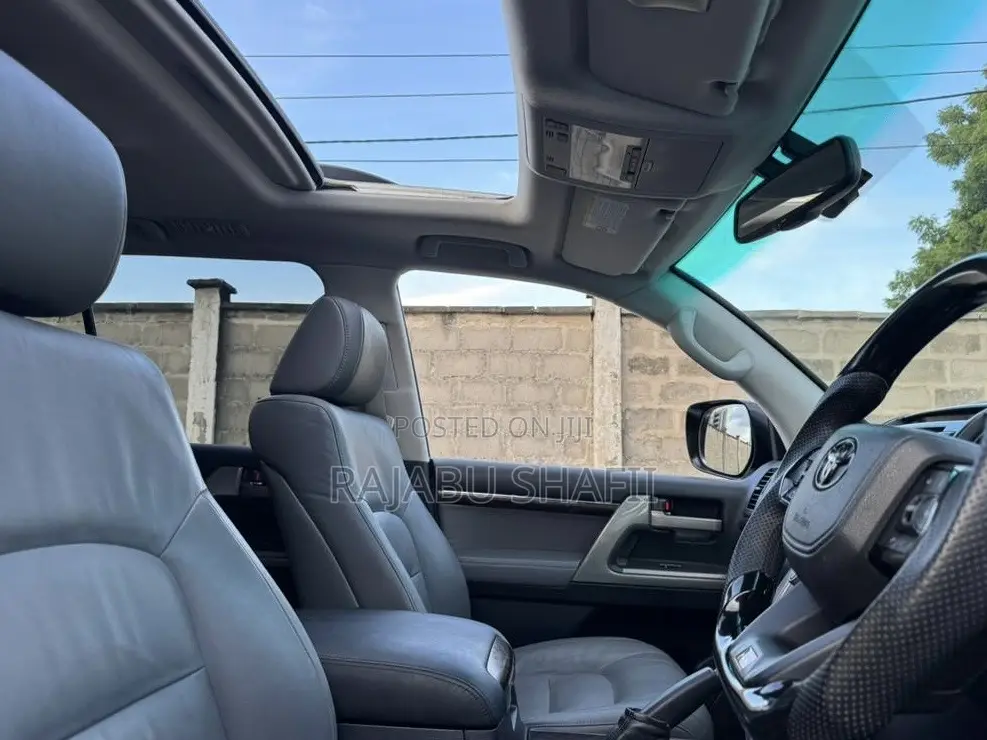 Toyota Land Cruiser 2014 White