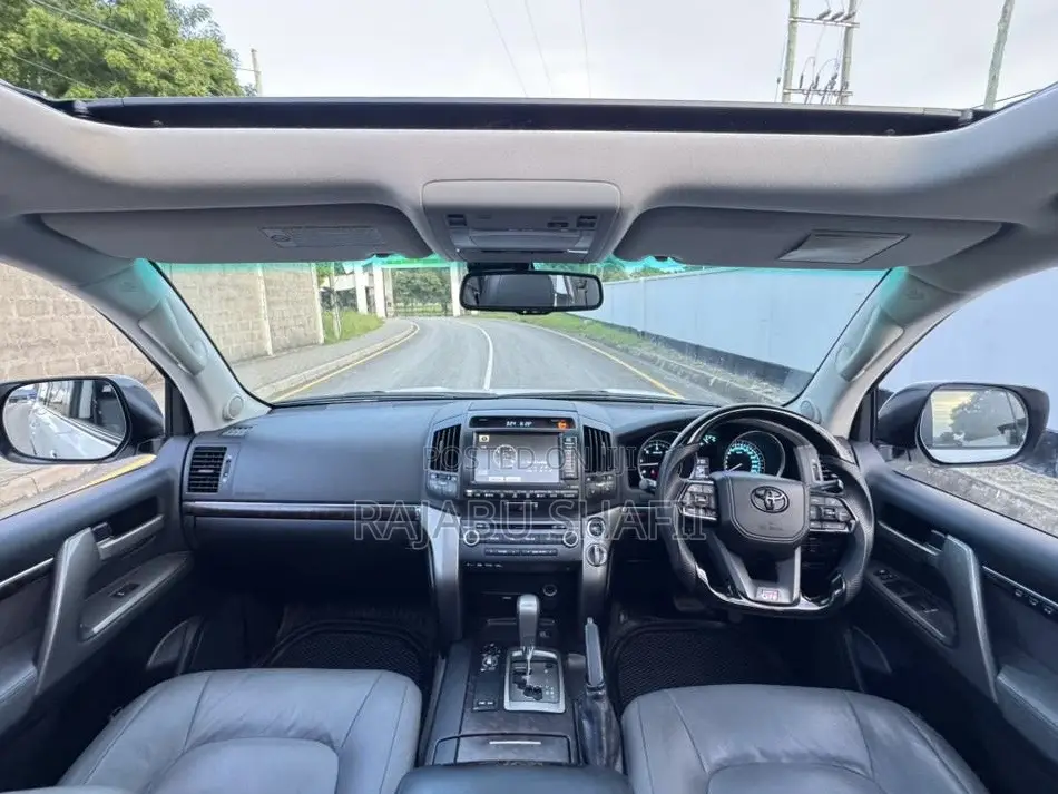 Toyota Land Cruiser 2014 White