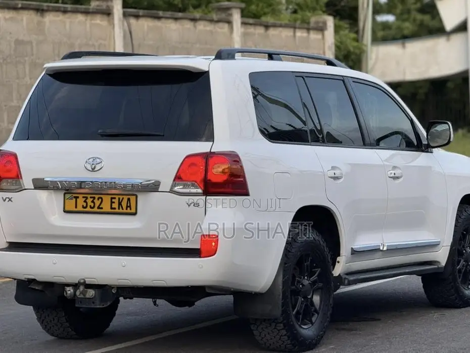 Toyota Land Cruiser 2014 White