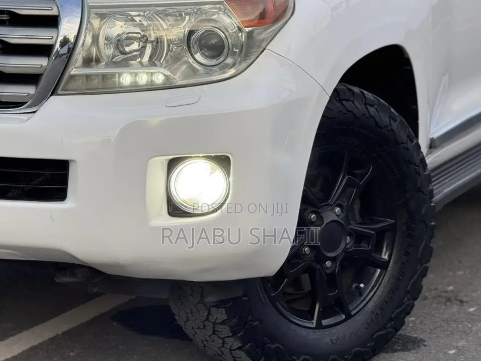 Toyota Land Cruiser 2014 White