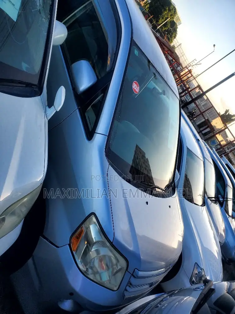 Toyota Noah 2009 Silver