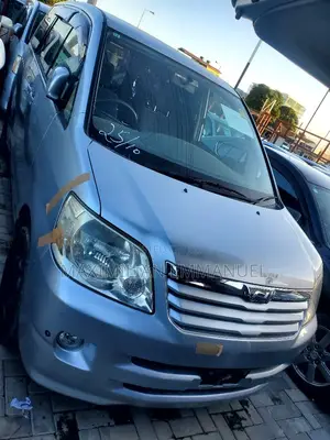 Toyota Noah 2009 Silver