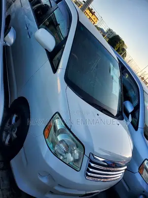 Toyota Noah 2009 Silver
