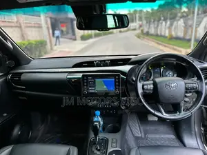 Toyota Hilux 2023 Gray