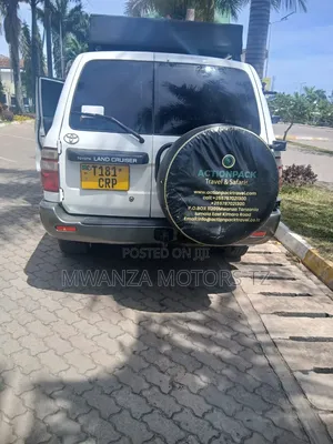 Toyota Land Cruiser 2005 White