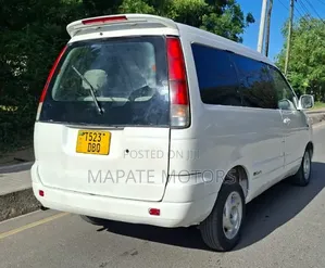 Toyota Noah 2.0 AWD (8 Seater) 2002 White