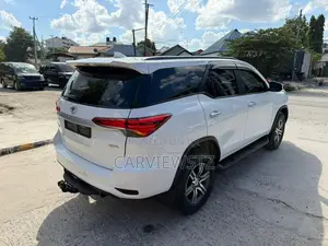 Toyota Fortuner 2.4 D AWD 2022 White