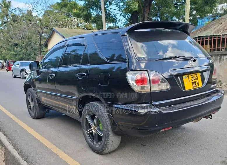 Toyota Harrier 2.4 16V 2002 Black