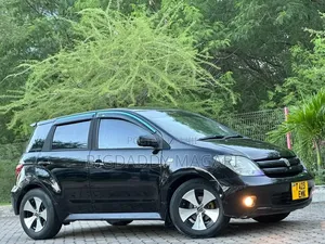 Toyota IST 2004