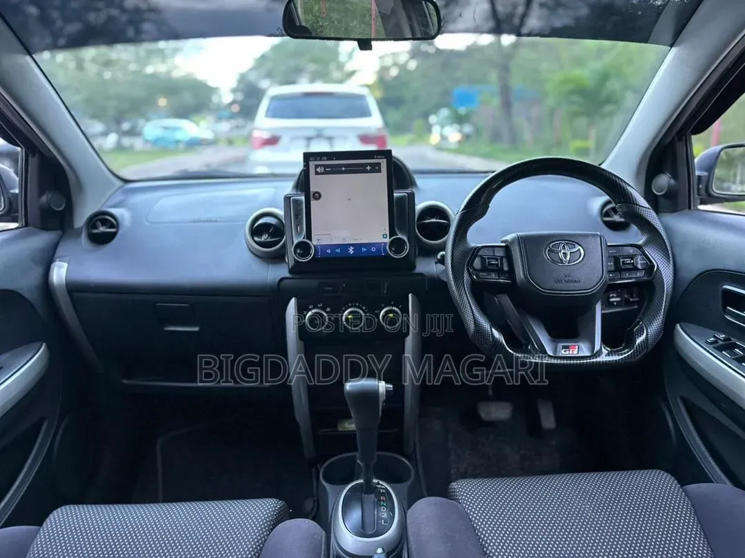 Toyota IST 2004
