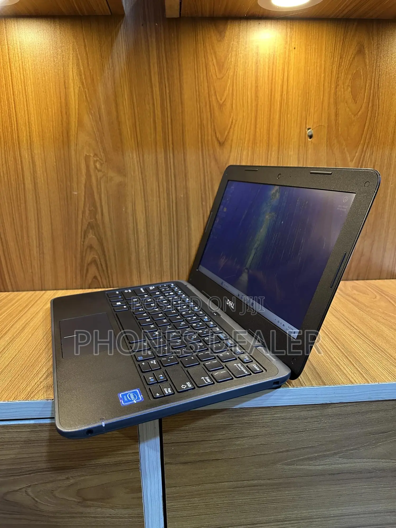 Laptop Dell Latitude 11 3190 4GB Intel Celeron SSD 60GB