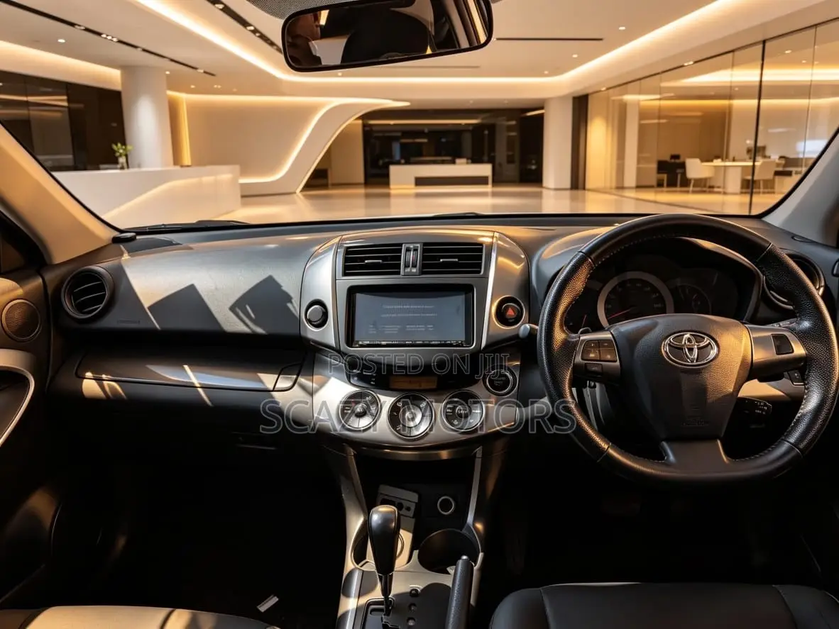 Toyota Vanguard 2012 White