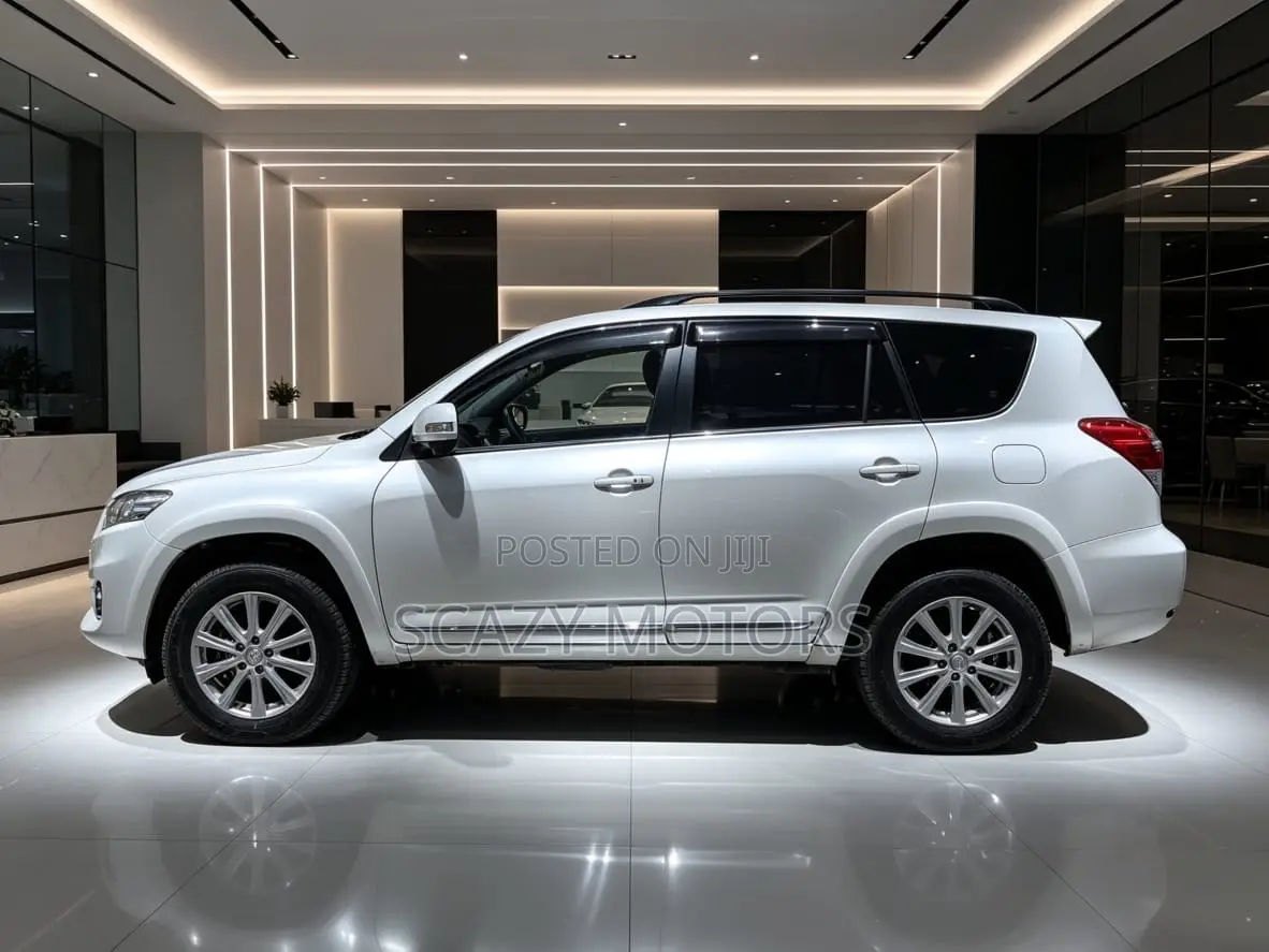 Toyota Vanguard 2012 White