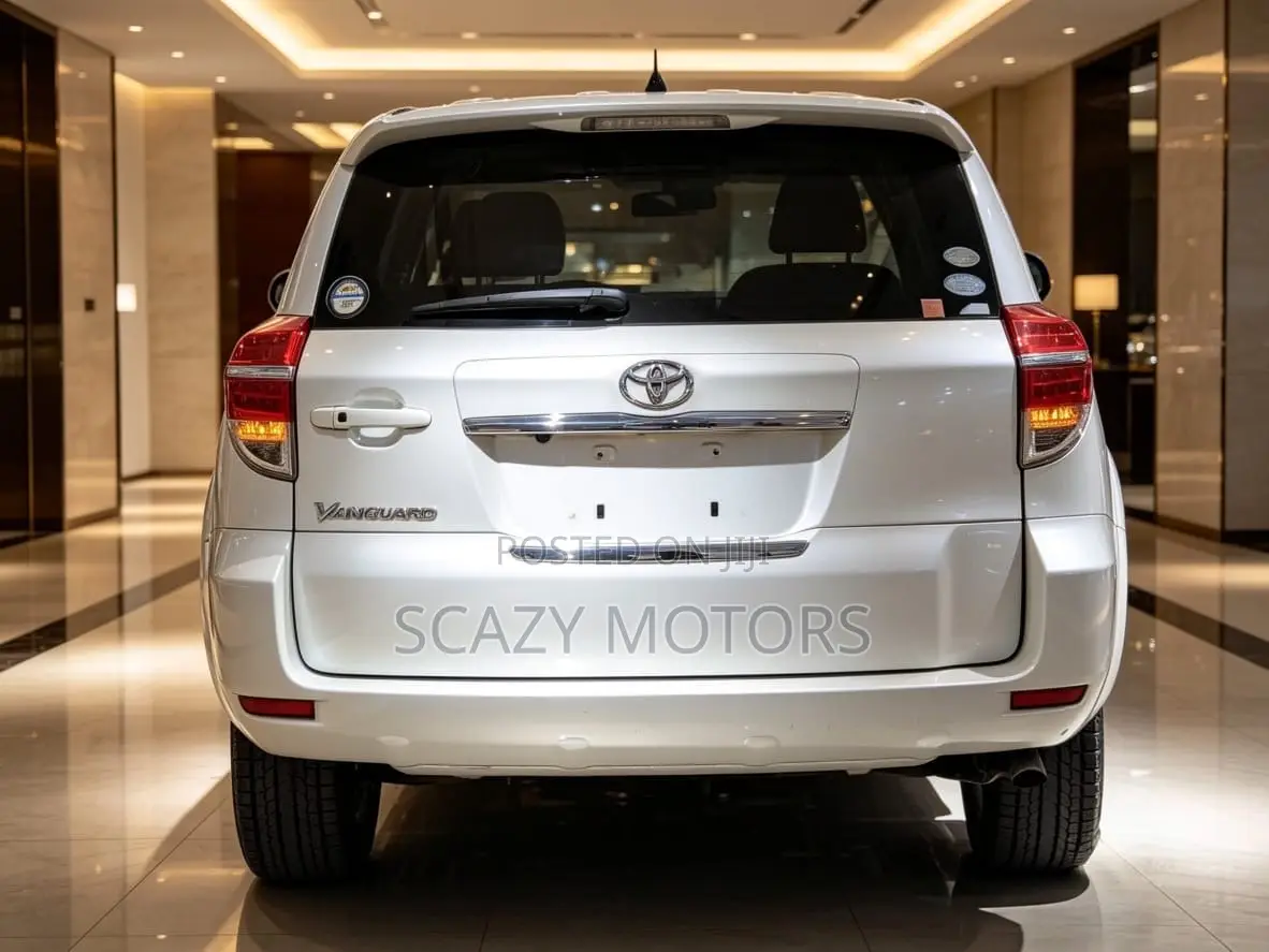 Toyota Vanguard 2012 White