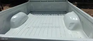 Toyota Hilux 2002 White
