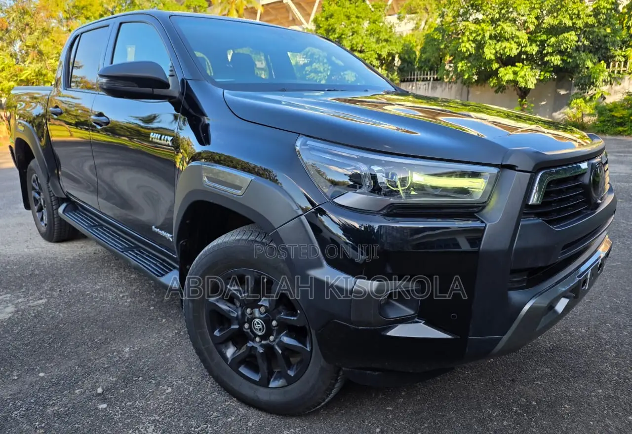 Toyota Hilux Revo Double Cab Deisel 2.8 AWD 2022 Black