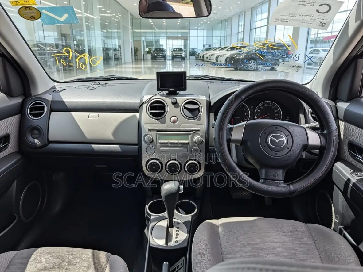 Mazda Verisa 2004 Silver