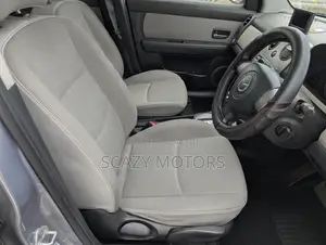 Mazda Verisa 2004 Silver