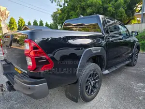 Toyota Hilux Revo Double Cab Deisel 2.8 AWD 2022 Black