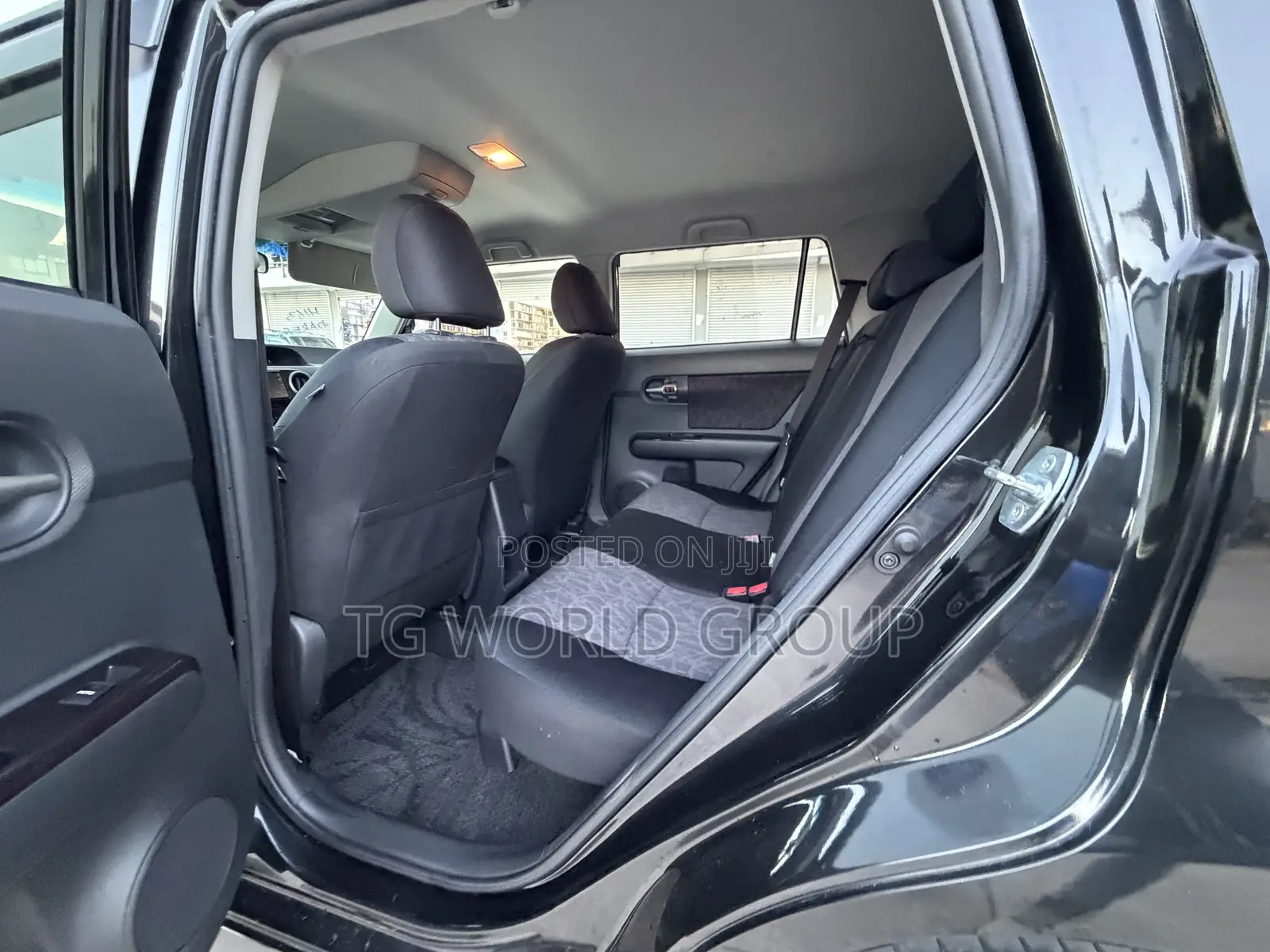 Toyota Corolla Rumion Hatchback 1.8 FWD 2011 Black