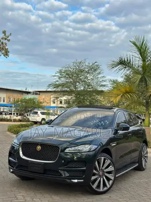 Jaguar F-Pace 2017 Green