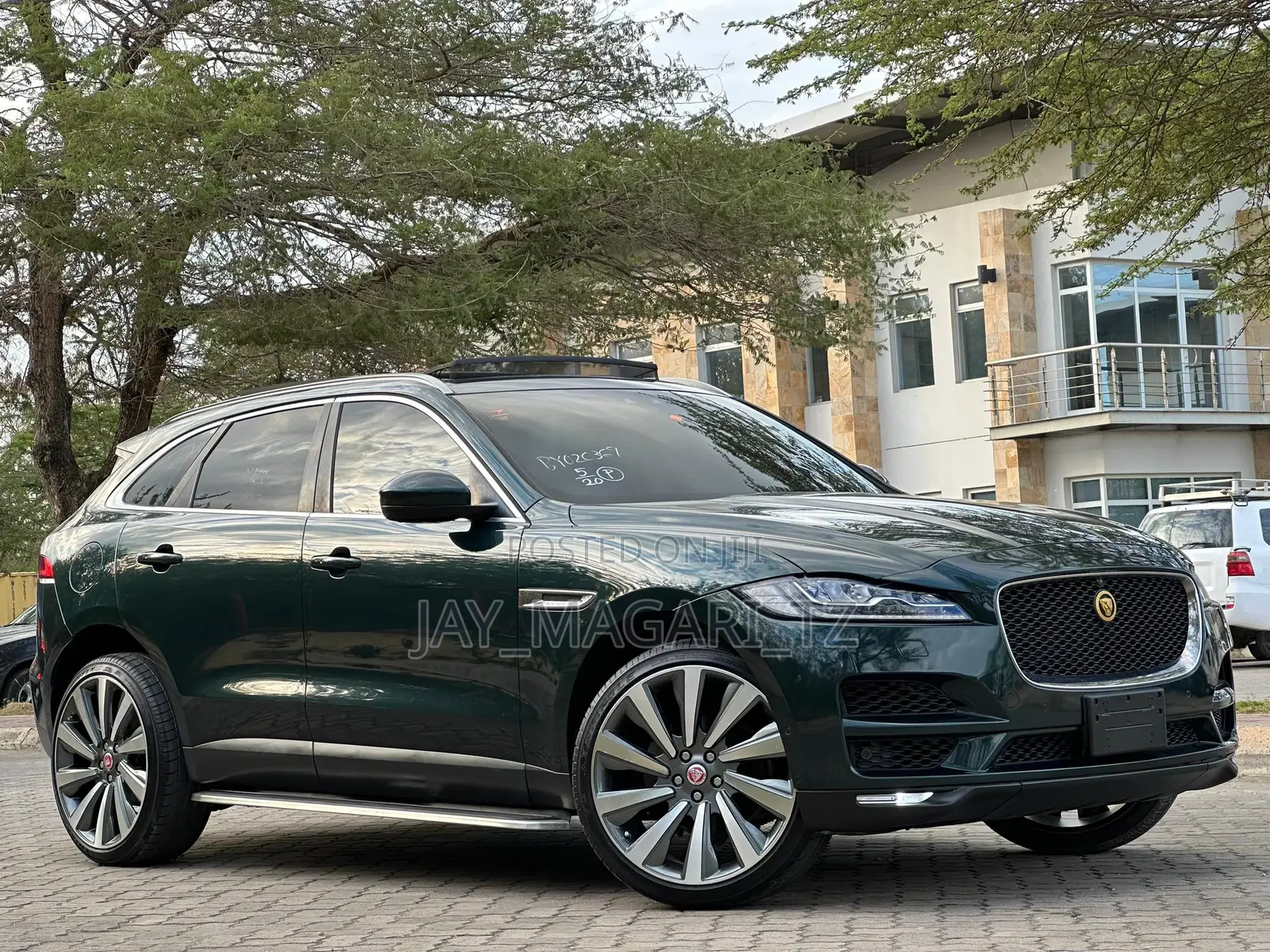 Jaguar F-Pace 2017 Green