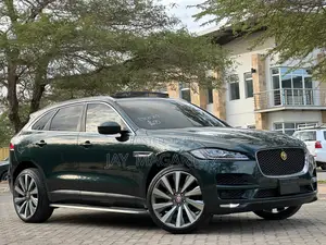 Jaguar F-Pace 2017 Green