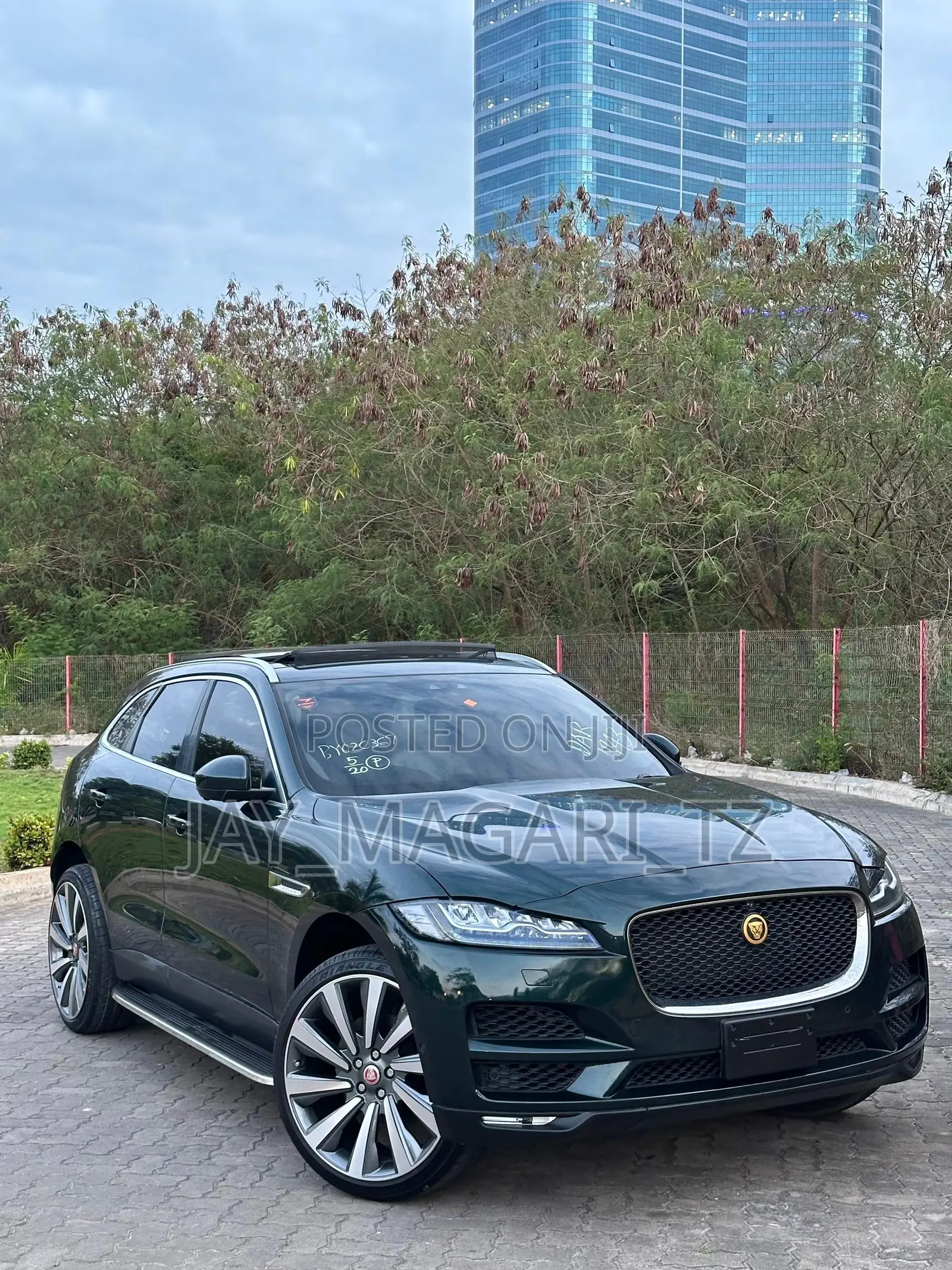 Jaguar F-Pace 2017 Green