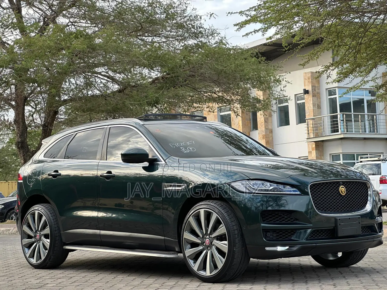 Jaguar F-Pace 2017 Green