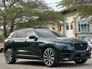 Jaguar F-Pace 2017 Green