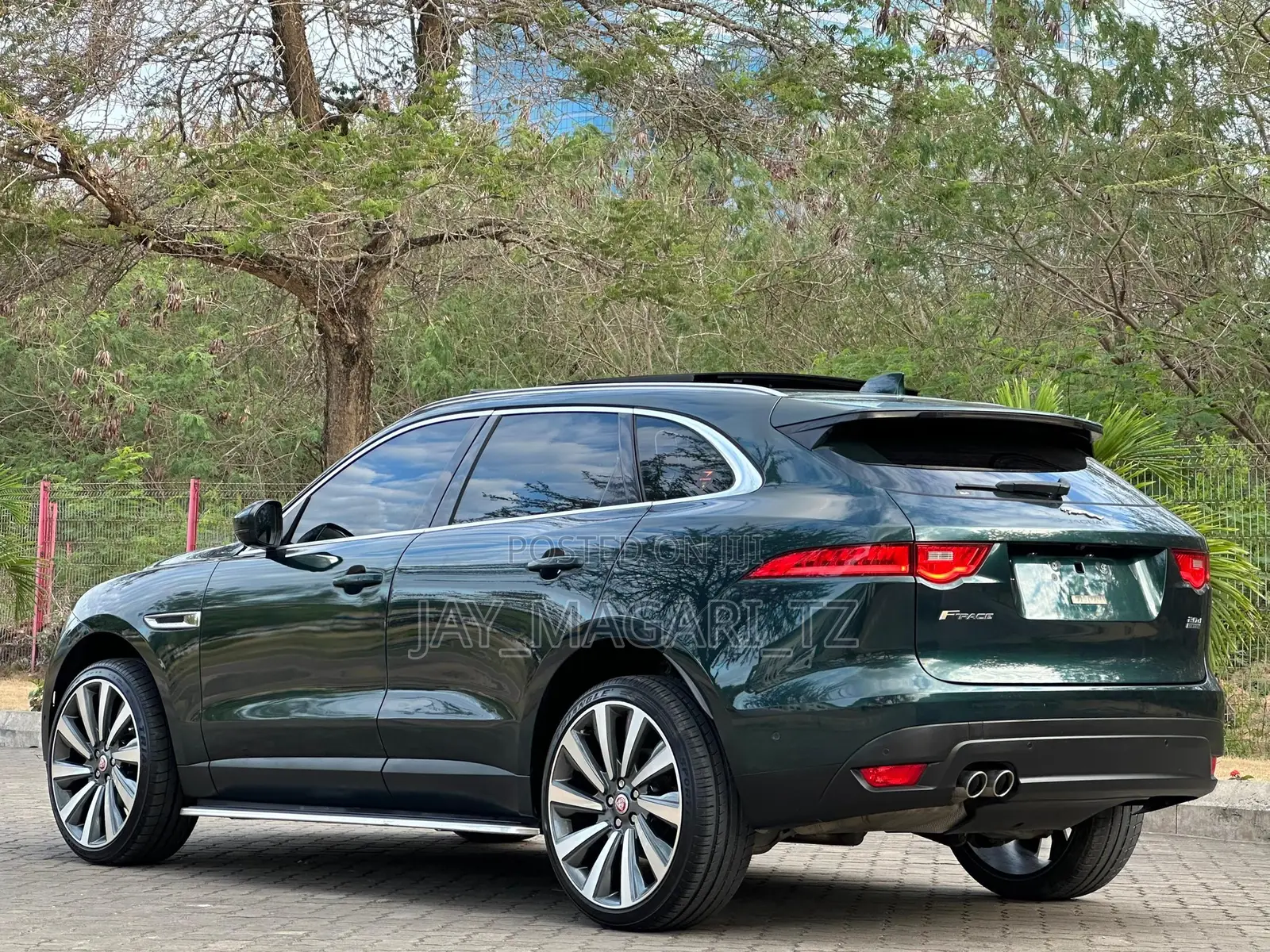 Jaguar F-Pace 2017 Green
