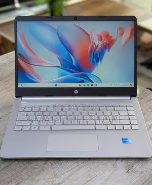 New Laptop HP 14S 8GB Intel Core i3 SSD 256GB