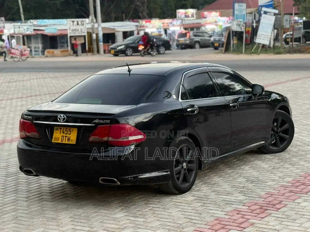 Toyota Crown 2009 Black