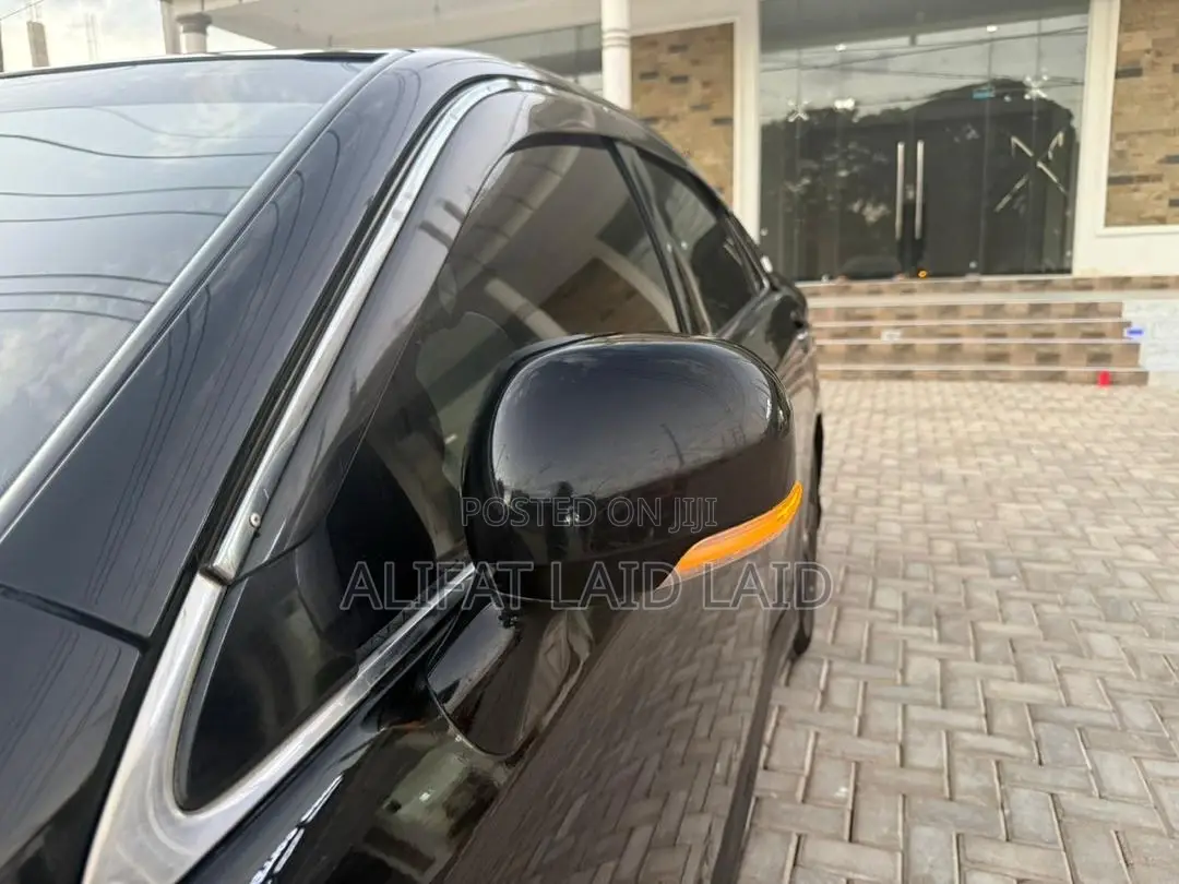 Toyota Crown 2009 Black